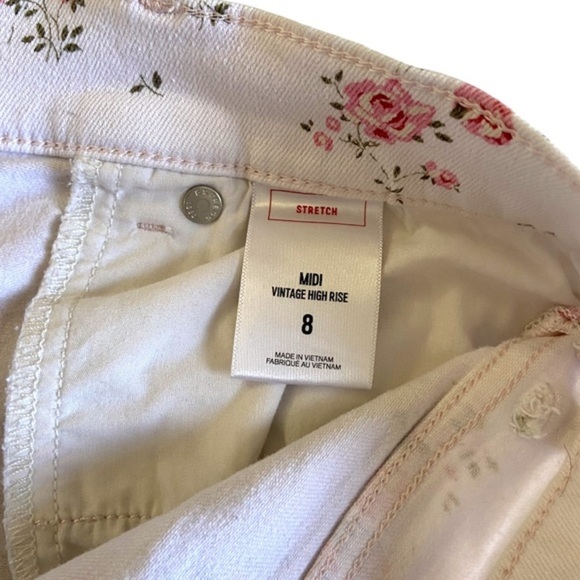 Express • Vintage High Rise Floral Denim Shorts • Size 8 - Picture 7 of 10